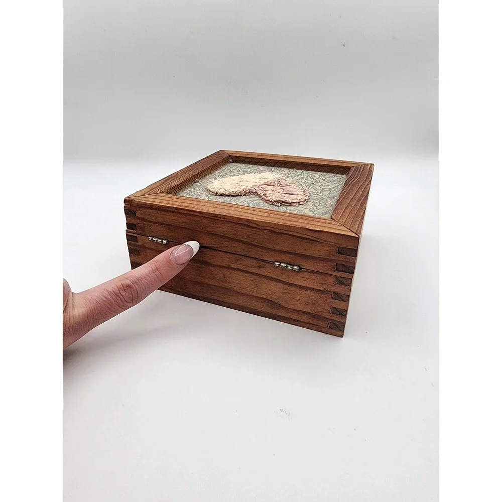 Vintage Wooden‎ Keepsake Box Heart Applique Lined Trinket Jewelry Storage